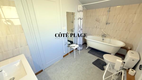 Royan (17200) FONCILLON - LE CHAY - MAISON DE VILLE ANNEE 50 - 5 PCS - 4 CHS - GARAGE- AU PRIX DE 499 000 € FAI