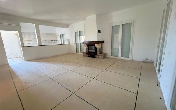 Maison à vendre    5 pièces • 220 m2 Villeneuve-Loubet