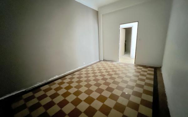 Maison à vendre    5 pièces • 220 m2 Villeneuve-Loubet