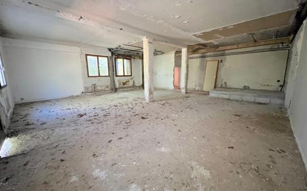 Maison à vendre    5 pièces • 220 m2 Villeneuve-Loubet