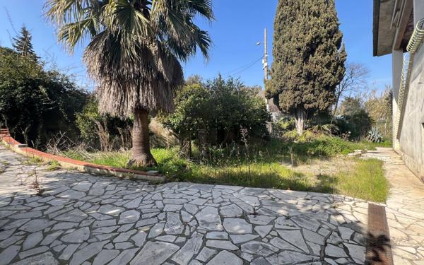 Maison à vendre    5 pièces • 220 m2 Villeneuve-Loubet