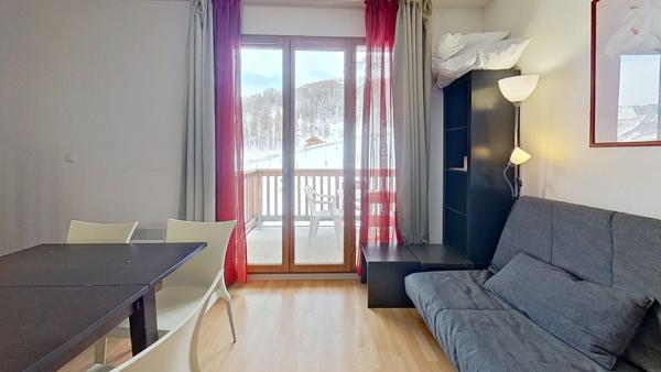 Les Orres 48 m² en duplex 2 chambres dans résidence avec piscine