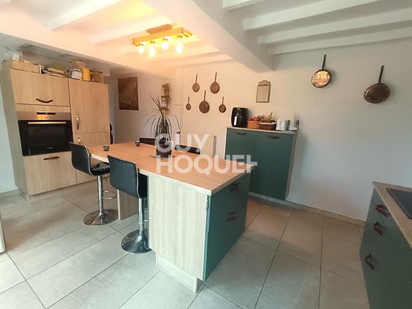 Belle maison avec piscine sur un terrain de plus de 2000 m²