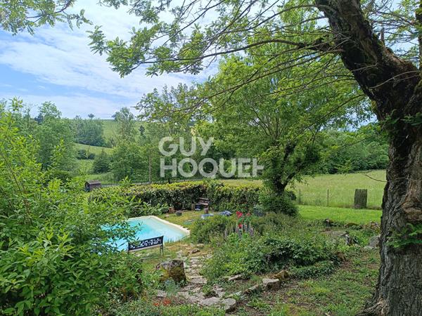 Belle maison avec piscine sur un terrain de plus de 2000 m²
