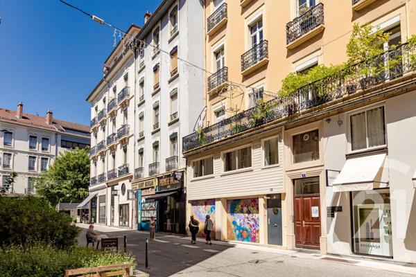 Appartement F3 à vendre  3 pièces - 90 m 2   GRENOBLE  - 38