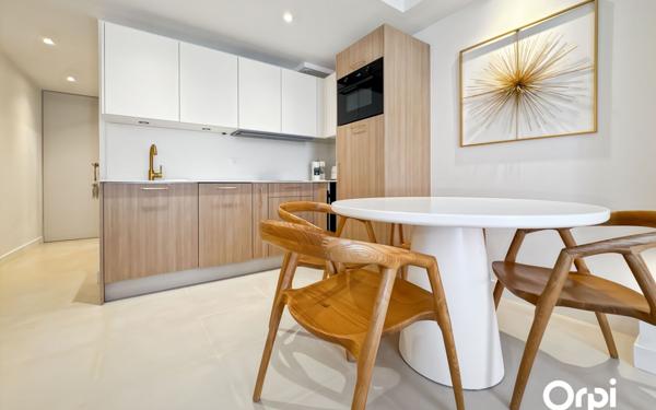 Appartement à vendre    3 pièces • 56 m2 Saint-Tropez