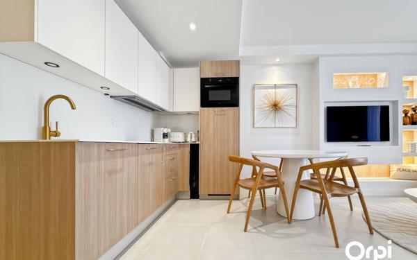 Appartement à vendre    3 pièces • 56 m2 Saint-Tropez