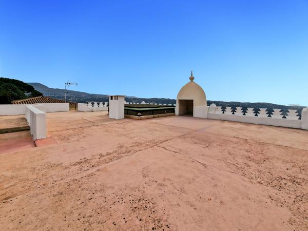 VILLA INDIVIDUELLE DE CARACTÈRE DE TYPE 6 PIÈCES