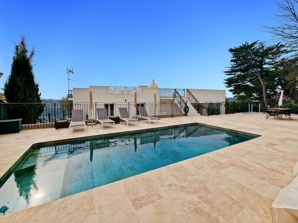 VILLA INDIVIDUELLE DE CARACTÈRE DE TYPE 6 PIÈCES