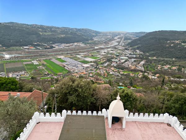 VILLA INDIVIDUELLE DE CARACTÈRE DE TYPE 6 PIÈCES