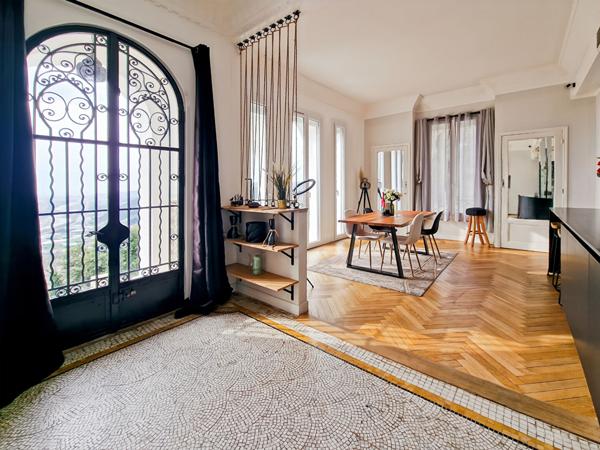 VILLA INDIVIDUELLE DE CARACTÈRE DE TYPE 6 PIÈCES