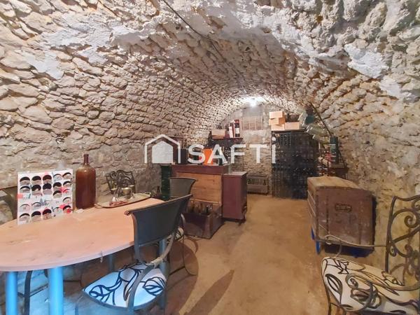 Maison de caractère avec jardin sans vis-à-vis et studio indépendant.