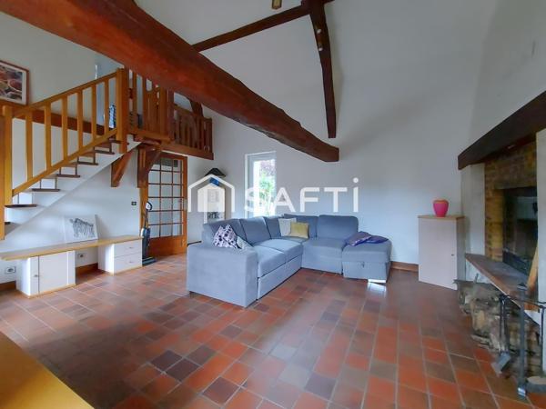 Maison de caractère avec jardin sans vis-à-vis et studio indépendant.