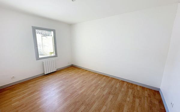 Maison à vendre    3 pièces • 97 m2 Les Angles