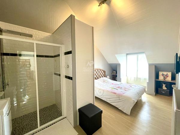 Maison Eragny 11 pièce(s) 310 m2 920 000 € **  - Référence  7995