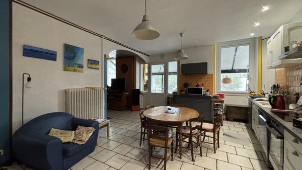 Immeuble 10 pièces - 200 m²