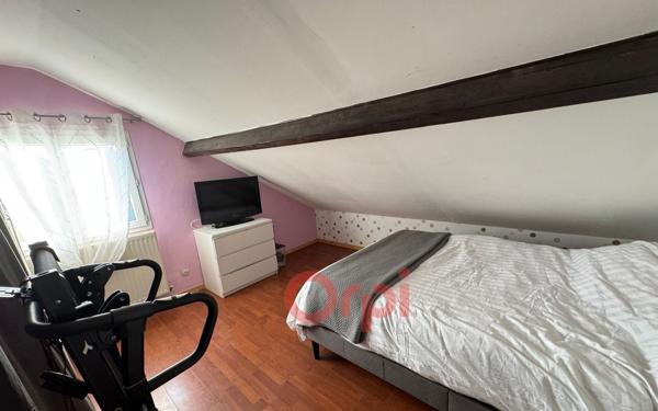 Maison à louer    3 pièces •  Combles