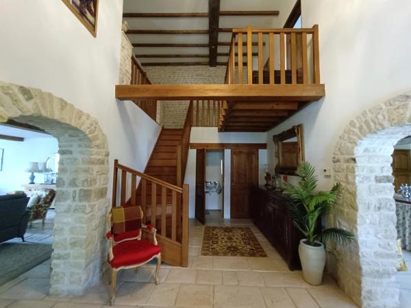 Belle grange et maison d'amis proche des commodités - 5 chambres au total!
