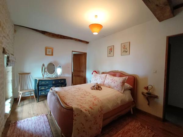 Belle grange et maison d'amis proche des commodités - 5 chambres au total!