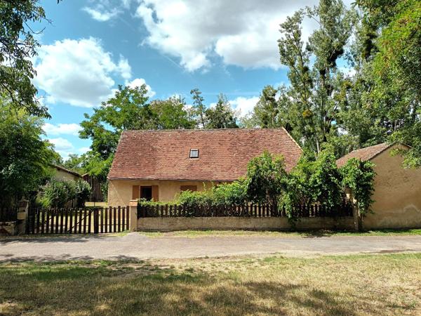 Ferme périgourdine avec dépendances et pré à Bergerac