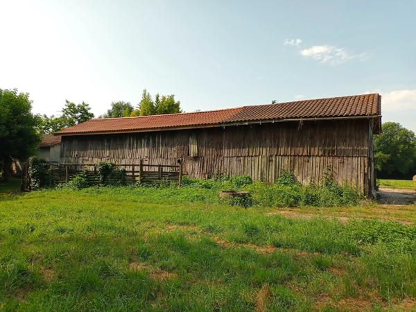 Ferme périgourdine avec dépendances et pré à Bergerac