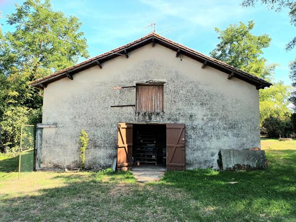 Ferme périgourdine avec dépendances et pré à Bergerac