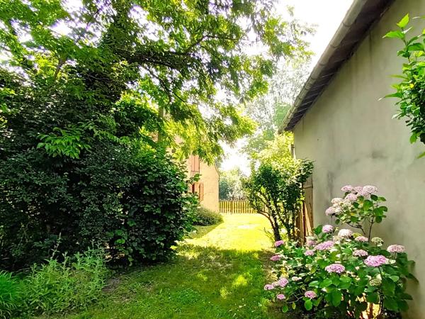 Ferme périgourdine avec dépendances et pré à Bergerac