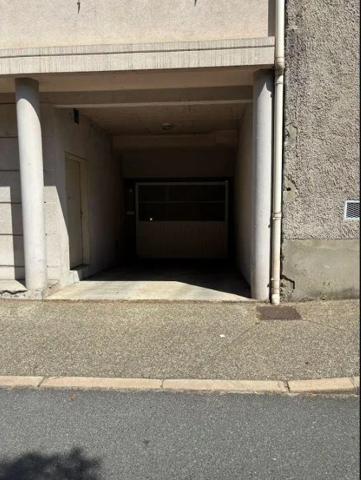 Parking / Box à louer à Condrieu (69420)