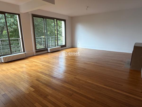Location Appartement 3 pièces 122.93 m² - Saint-cloud 92210