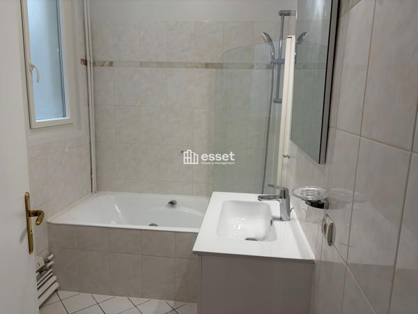 Location Appartement 3 pièces 122.93 m² - Saint-cloud 92210
