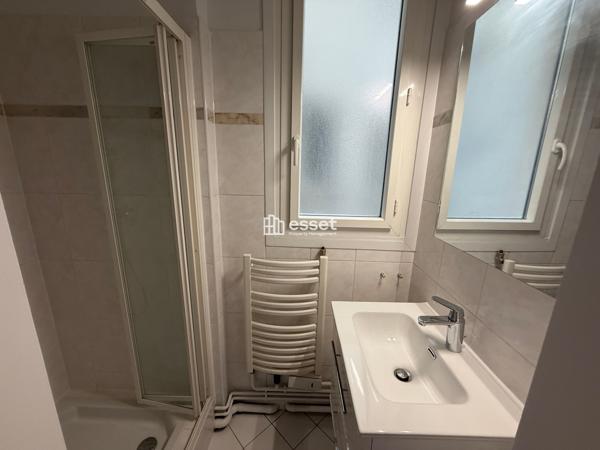 Location Appartement 3 pièces 122.93 m² - Saint-cloud 92210