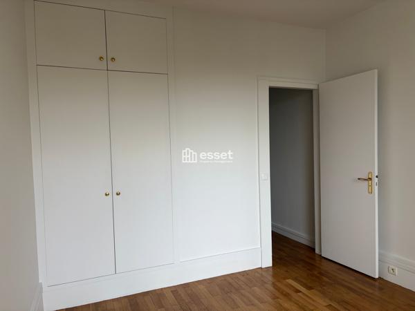 Location Appartement 3 pièces 122.93 m² - Saint-cloud 92210