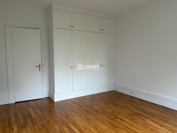 Location Appartement 3 pièces 122.93 m² - Saint-cloud 92210