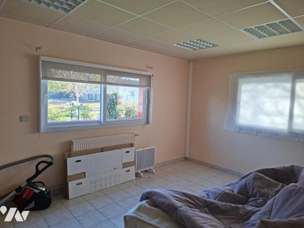 Local Cial 220 m2 en bon état.