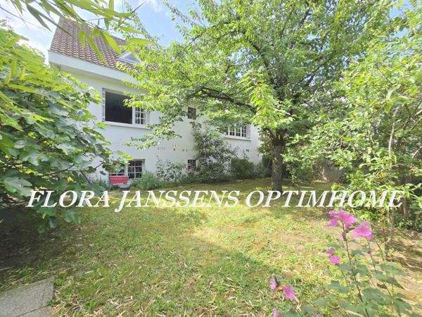 COLOMBES – Belle maison familiale indépendante aux volumes généreux, jardin arboré et grand garage