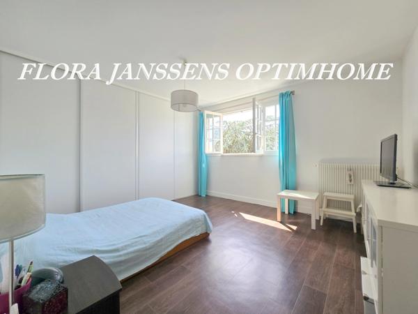 COLOMBES – Belle maison familiale indépendante aux volumes généreux, jardin arboré et grand garage