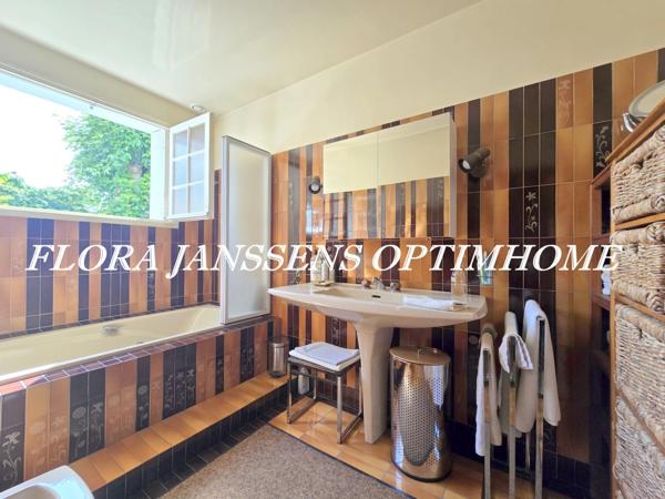 COLOMBES – Belle maison familiale indépendante aux volumes généreux, jardin arboré et grand garage