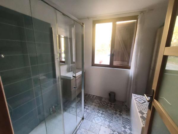 Ancienne ferme rénovée – 6 chambres, piscine et vue nature – Tulle