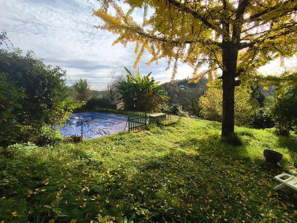 Ancienne ferme rénovée – 6 chambres, piscine et vue nature – Tulle