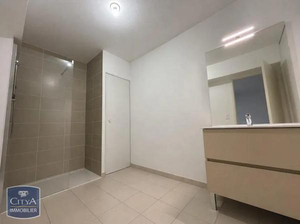 Appartement à louer 1 pièce 30.26m² Nîmes (30000)