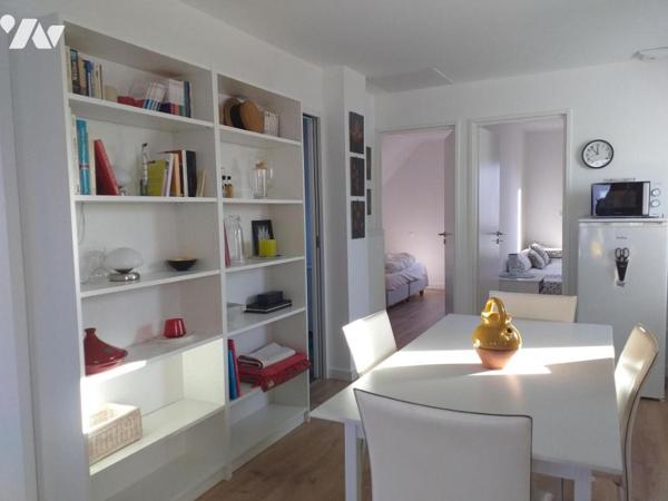 Bourg maison récente de 4 chambres sur jardin de 844m² poss 2 logements