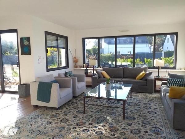 Bourg maison récente de 4 chambres sur jardin de 844m² poss 2 logements