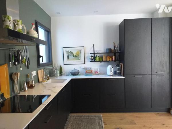 Bourg maison récente de 4 chambres sur jardin de 844m² poss 2 logements