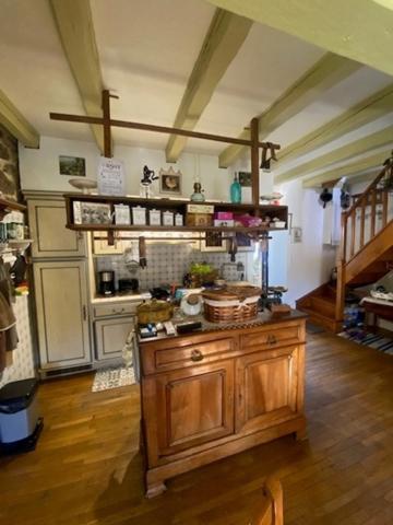 Maison de campagne à vendre 3 pièces proche de Salers (15)