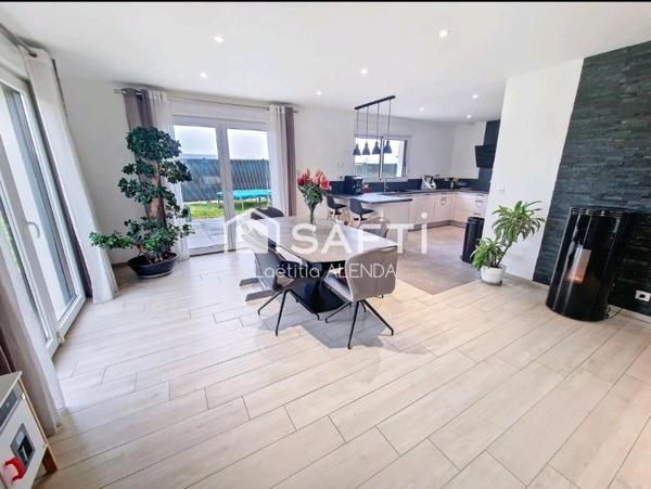 Maison individuelle de 155m2 avec prestations de qualité, double garage et jacuzzi