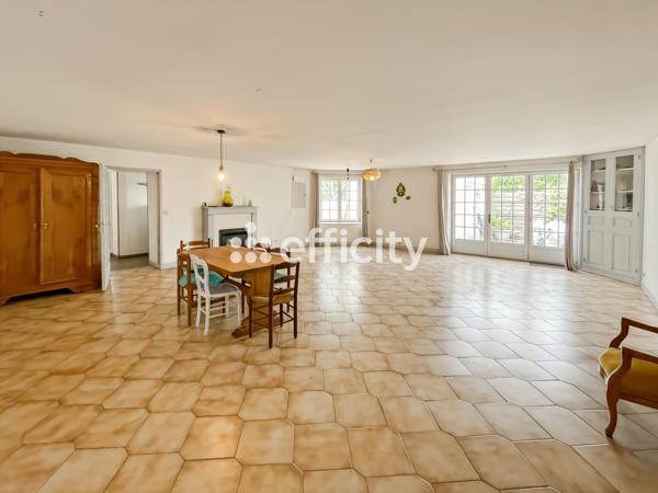 Maison
         5 pièces
        - 129 m² 254 000 € *