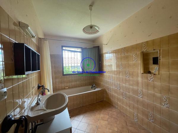A vendre maison de plain pied avec jardin et garage