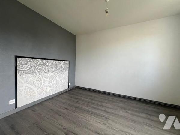 Pavillon 6 pièces, garage, jardin, piscine, préau