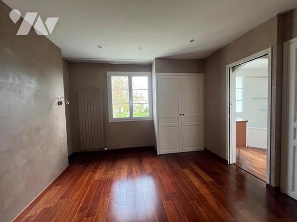 Pavillon 6 pièces, garage, jardin, piscine, préau