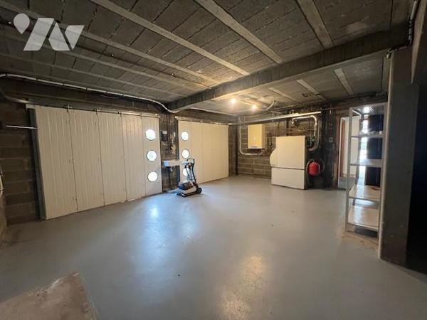 Pavillon 6 pièces, garage, jardin, piscine, préau